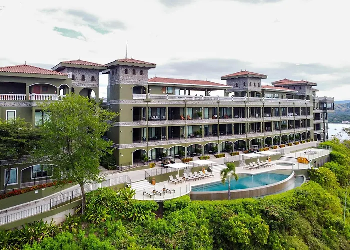 360 Splendor Del Pacifico Residences