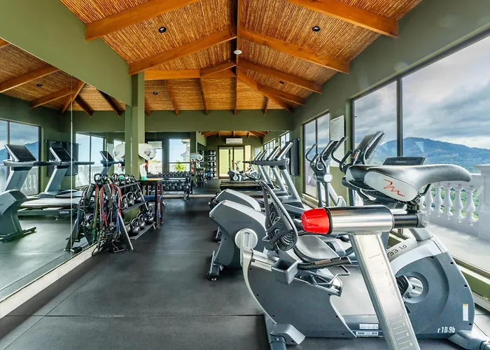 360 Splendor Del Pacifico Residences